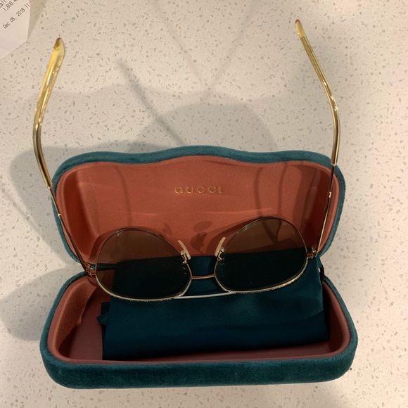 GUCCI sunglasses - Picture 4 of 6